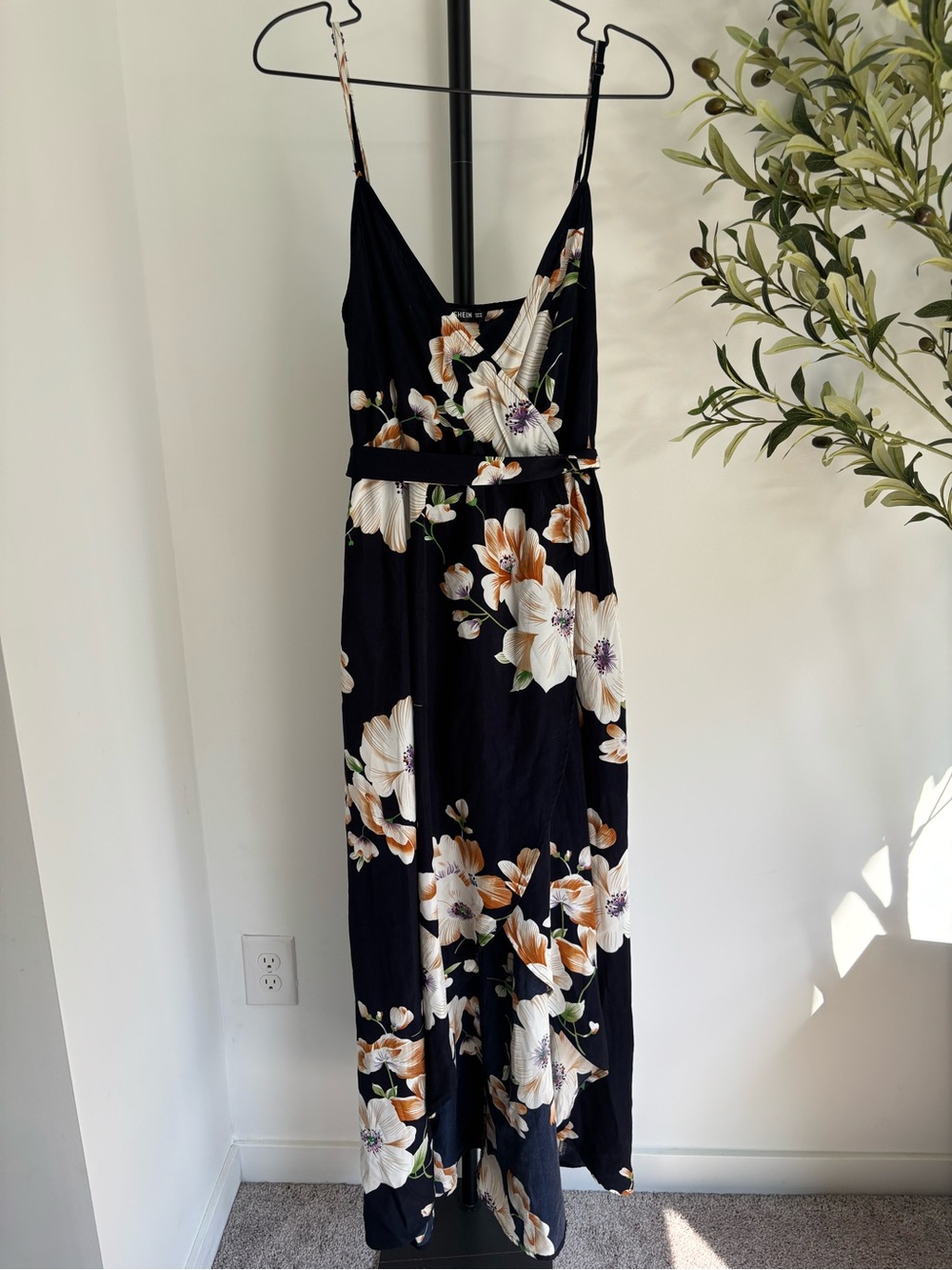 • [SHEIN] High Low Dress •